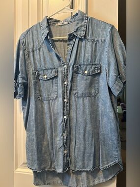 Casual Light Blue Denim Button-Down Top